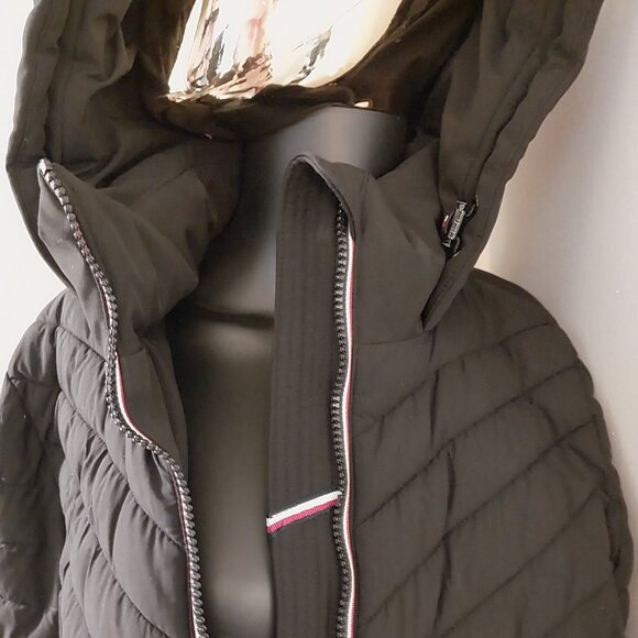 Tommy Hilfiger Unisex Puffy Coat M Black  Very New - Picture 6 of 6